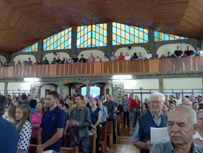 Missa dos Romeiros em Laranjeiras do Sul levou centenas de devotos ao SantuÃ¡rio
